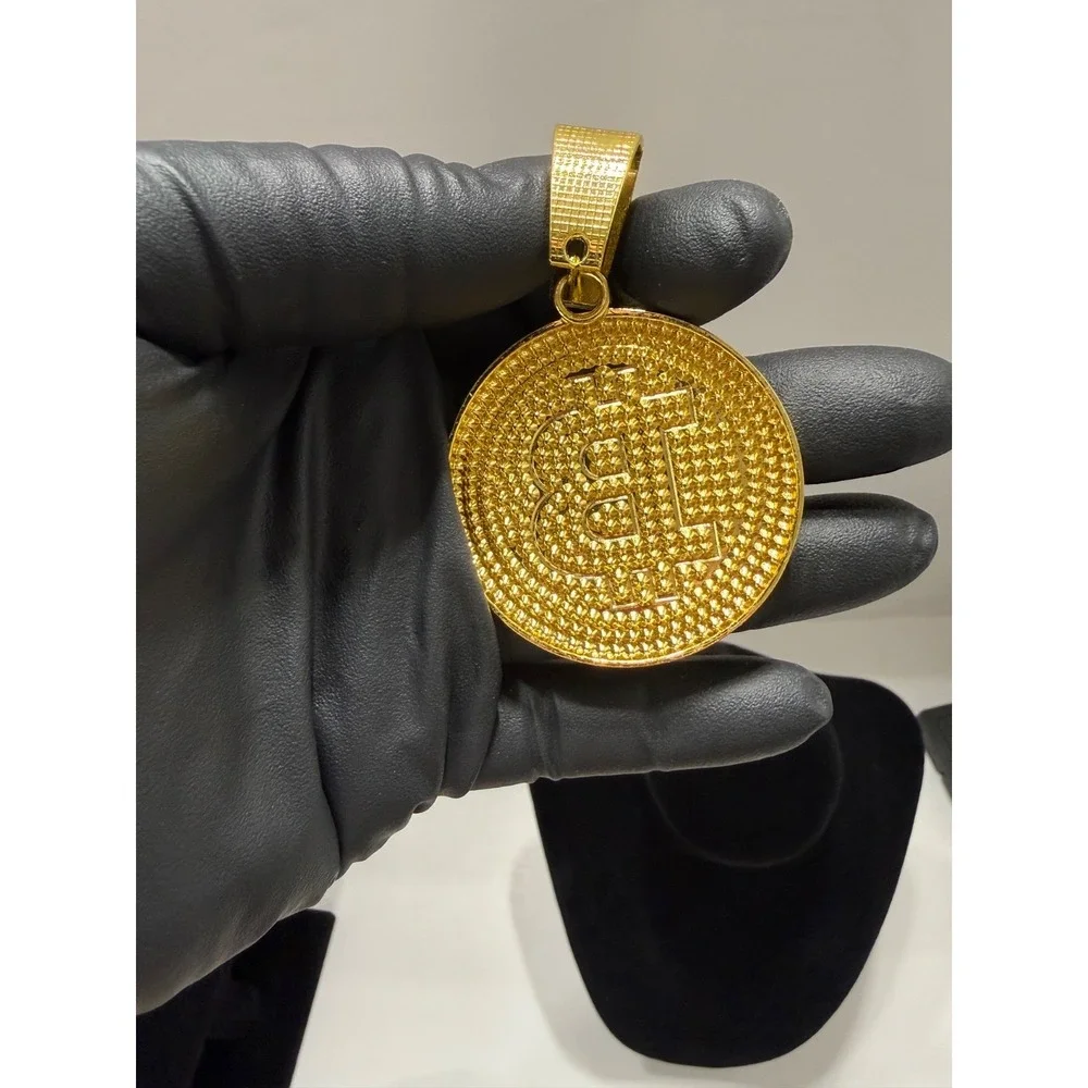 b circle pendant iced out vvscz 2inch